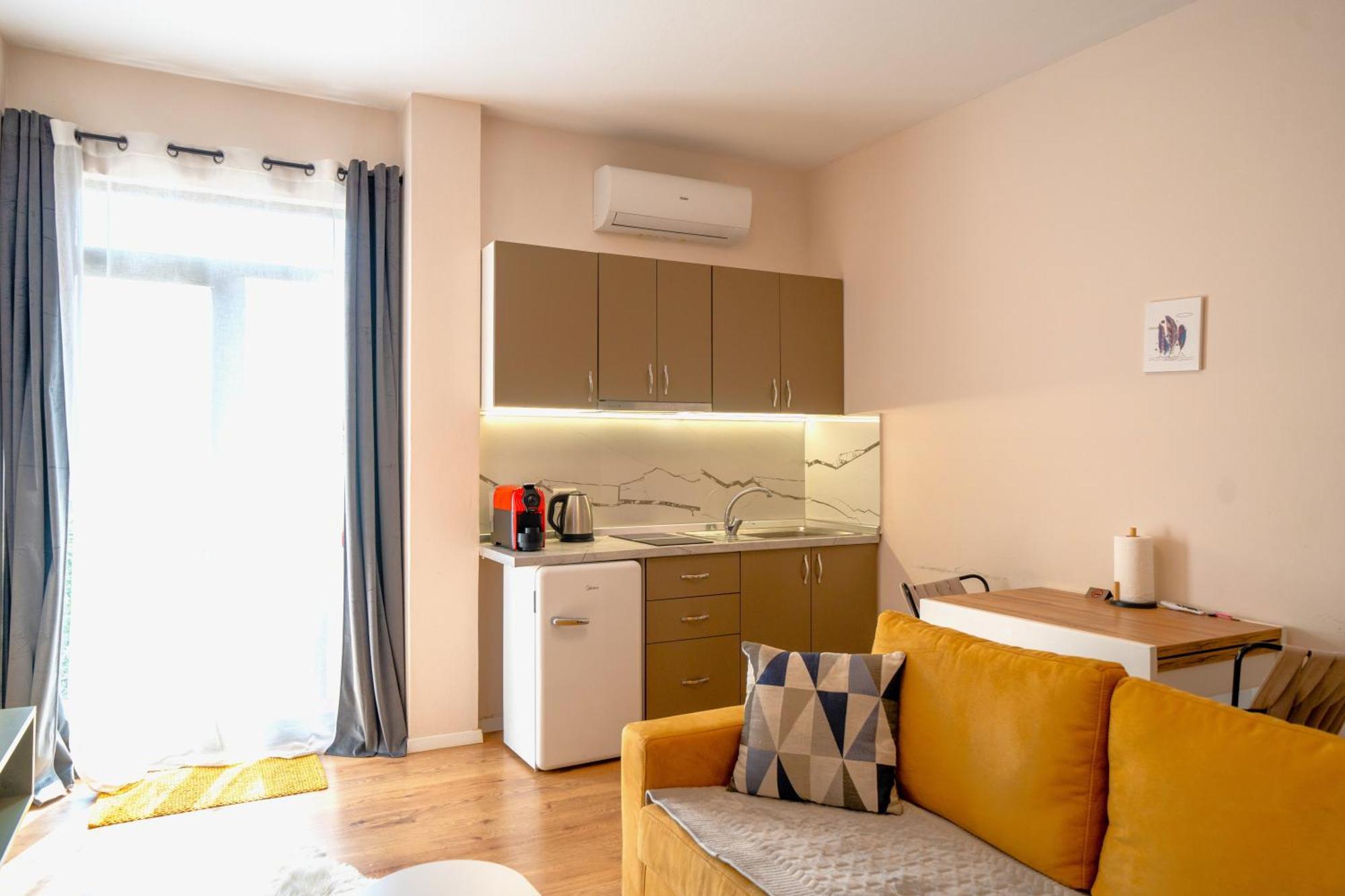 Colorful Comfy Condo Central تيرانا المظهر الخارجي الصورة
