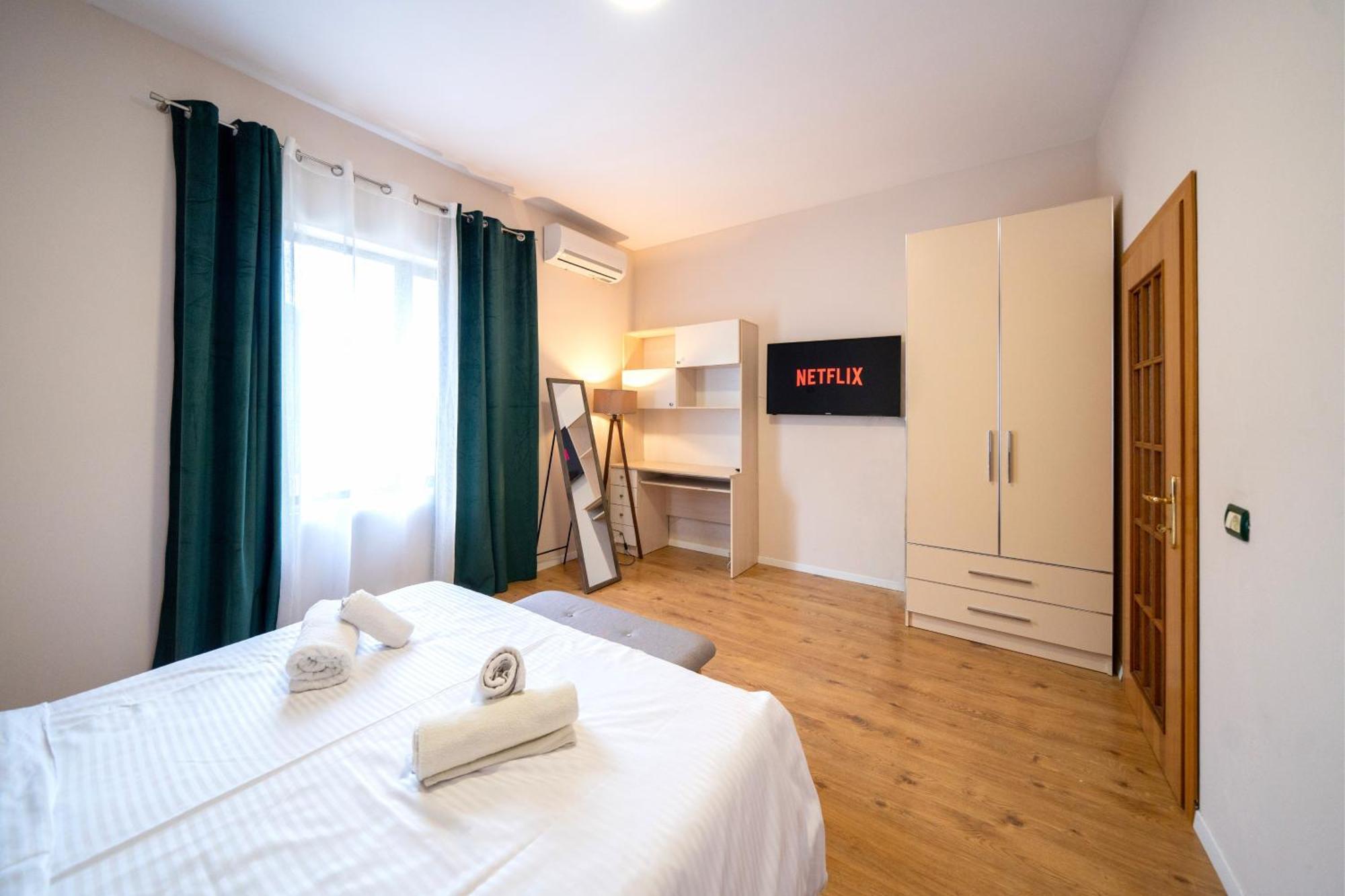 Colorful Comfy Condo Central تيرانا المظهر الخارجي الصورة