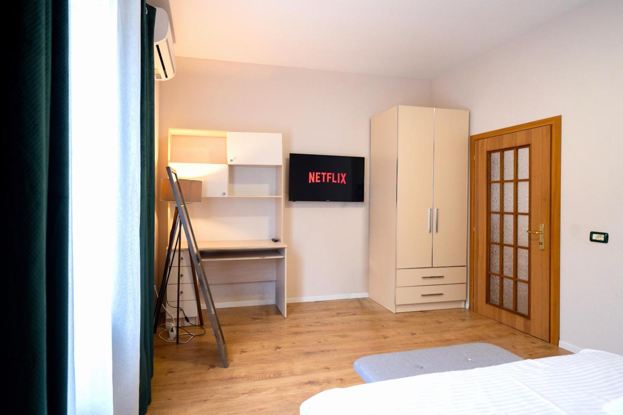Colorful Comfy Condo Central تيرانا المظهر الخارجي الصورة