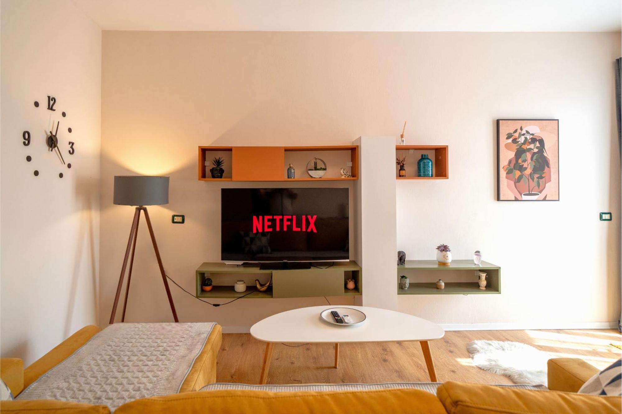 Colorful Comfy Condo Central تيرانا المظهر الخارجي الصورة